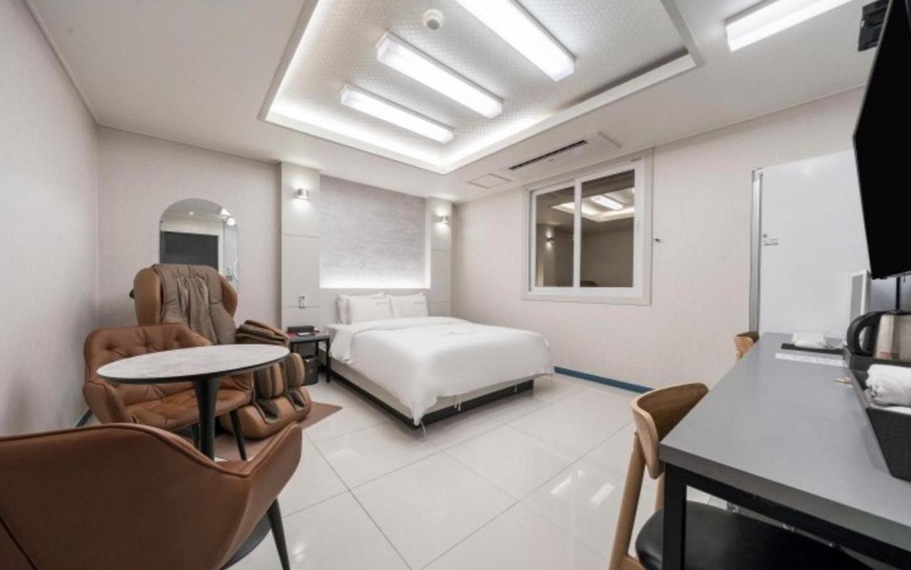 Ballantine Business Hotel Gwangju Metropolitan City Exterior foto