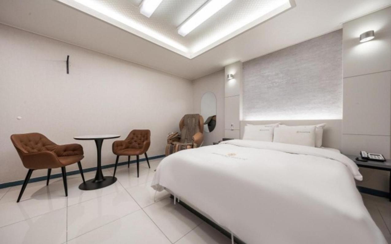 Ballantine Business Hotel Gwangju Metropolitan City Exterior foto